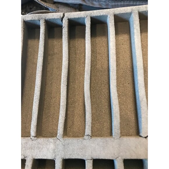 Vintage Eddie Bauer Portable Cassette Holder With Pockets - Picture 7 of 9